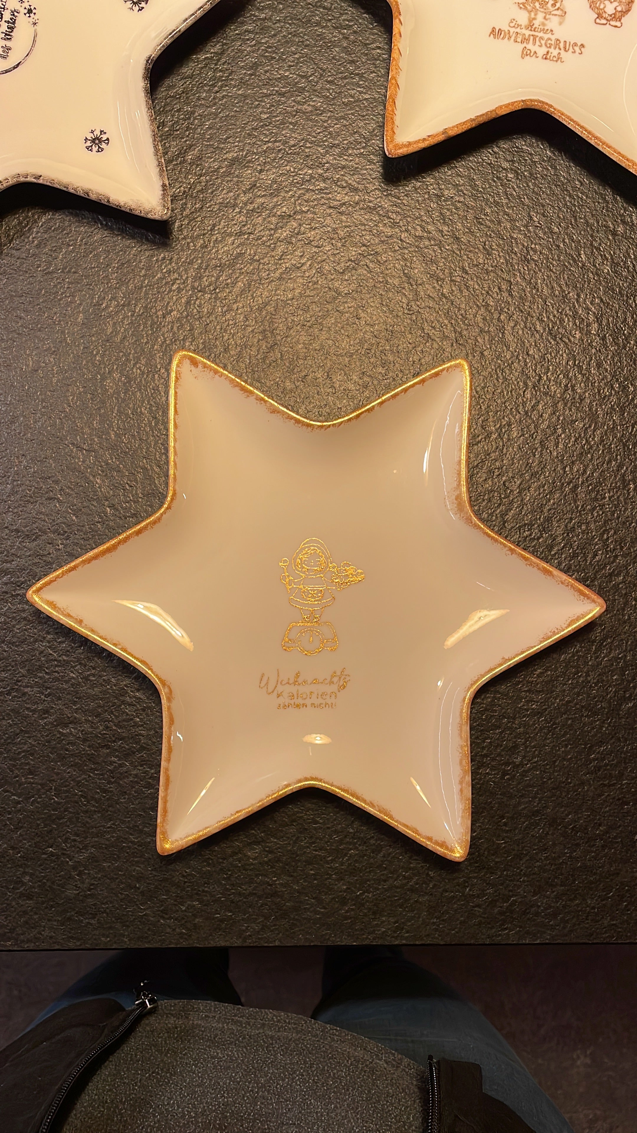 Handbemalter Keramik-Keksteller in Sternform