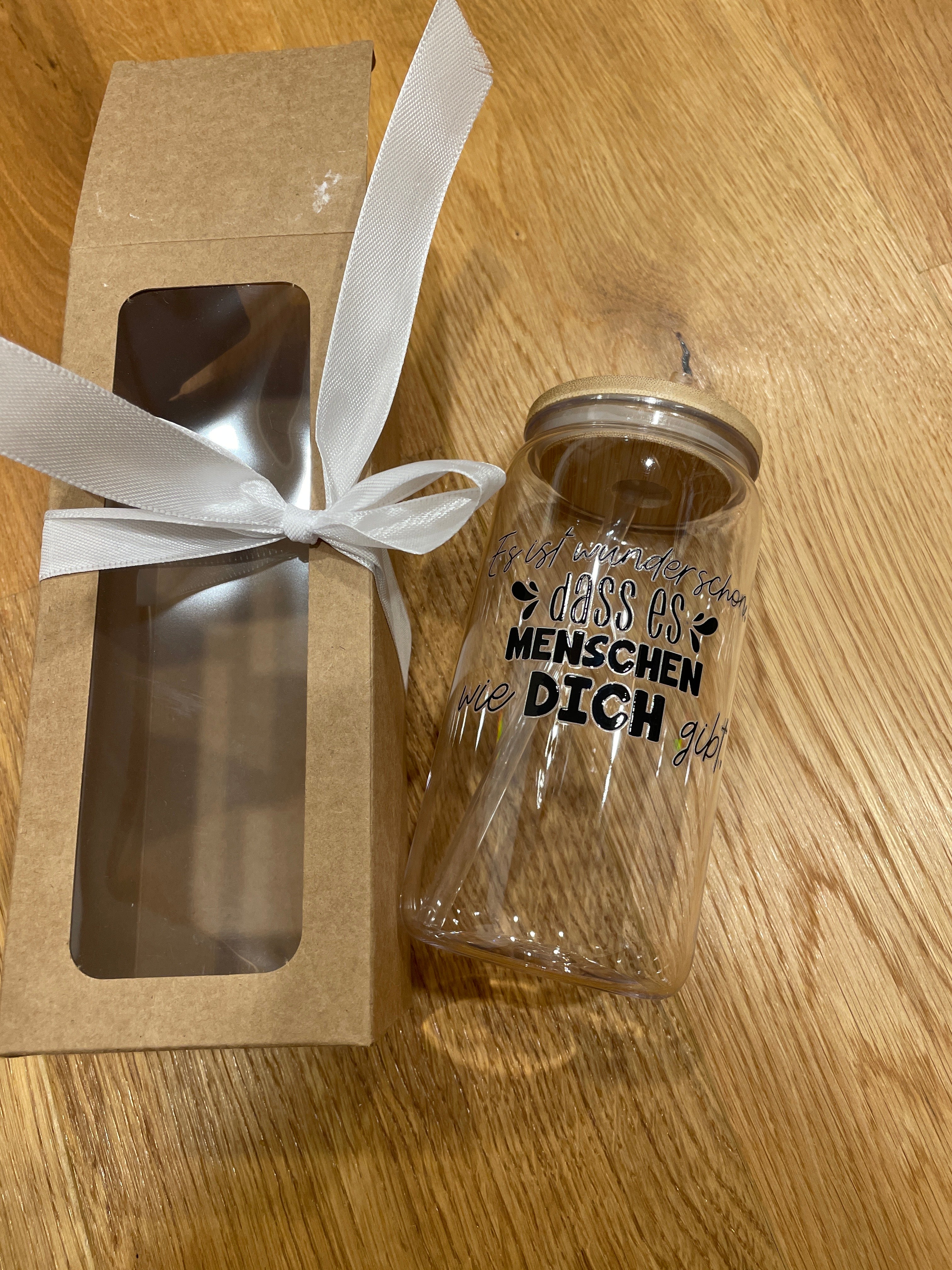 Wiederverwendbarer Trinkbecher mit Bambusdeckel & Strohhalm – stylisch, praktisch & perfekt für unterwegs!