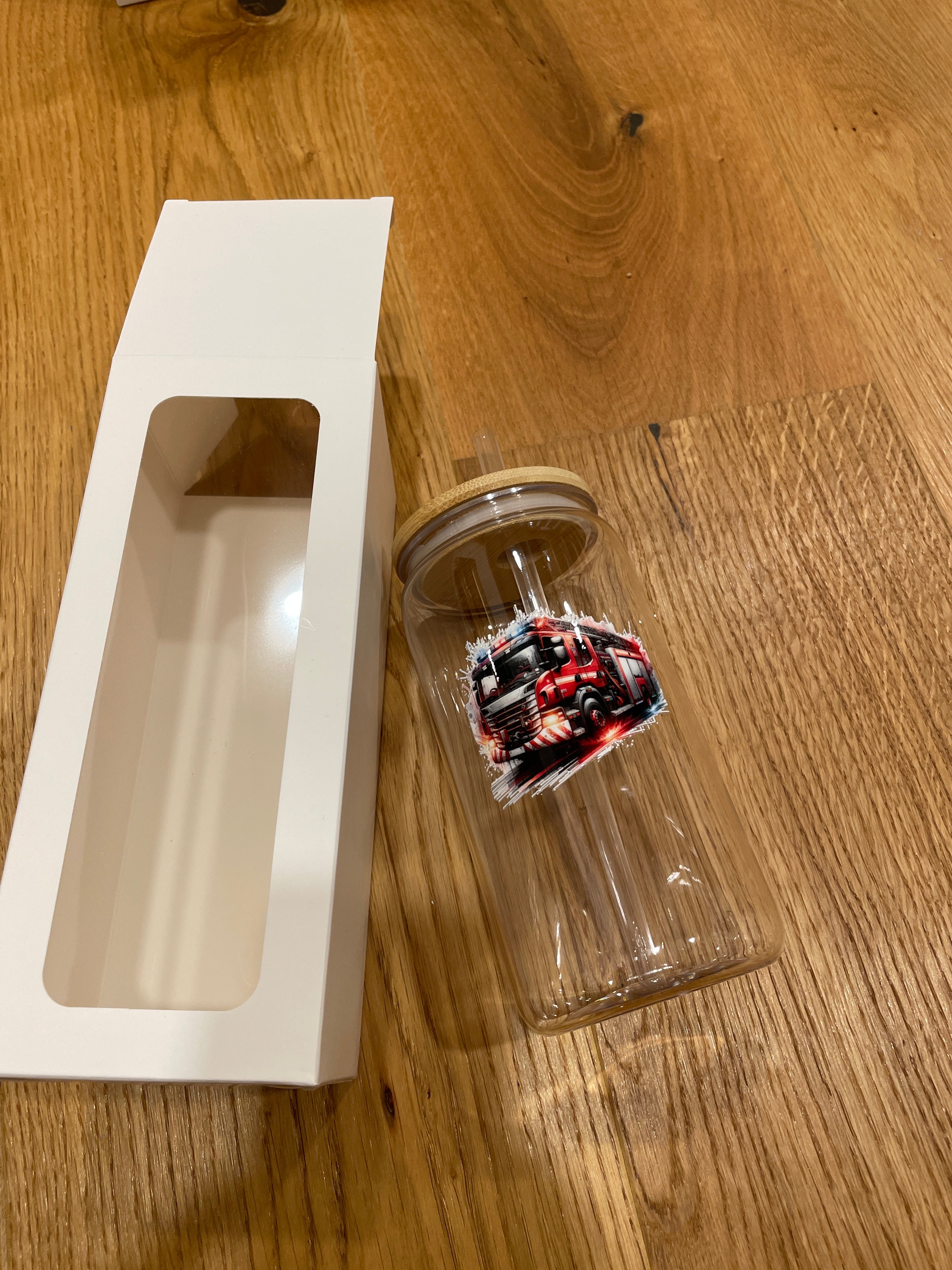 Wiederverwendbarer Trinkbecher mit Bambusdeckel & Strohhalm – stylisch, praktisch & perfekt für unterwegs!