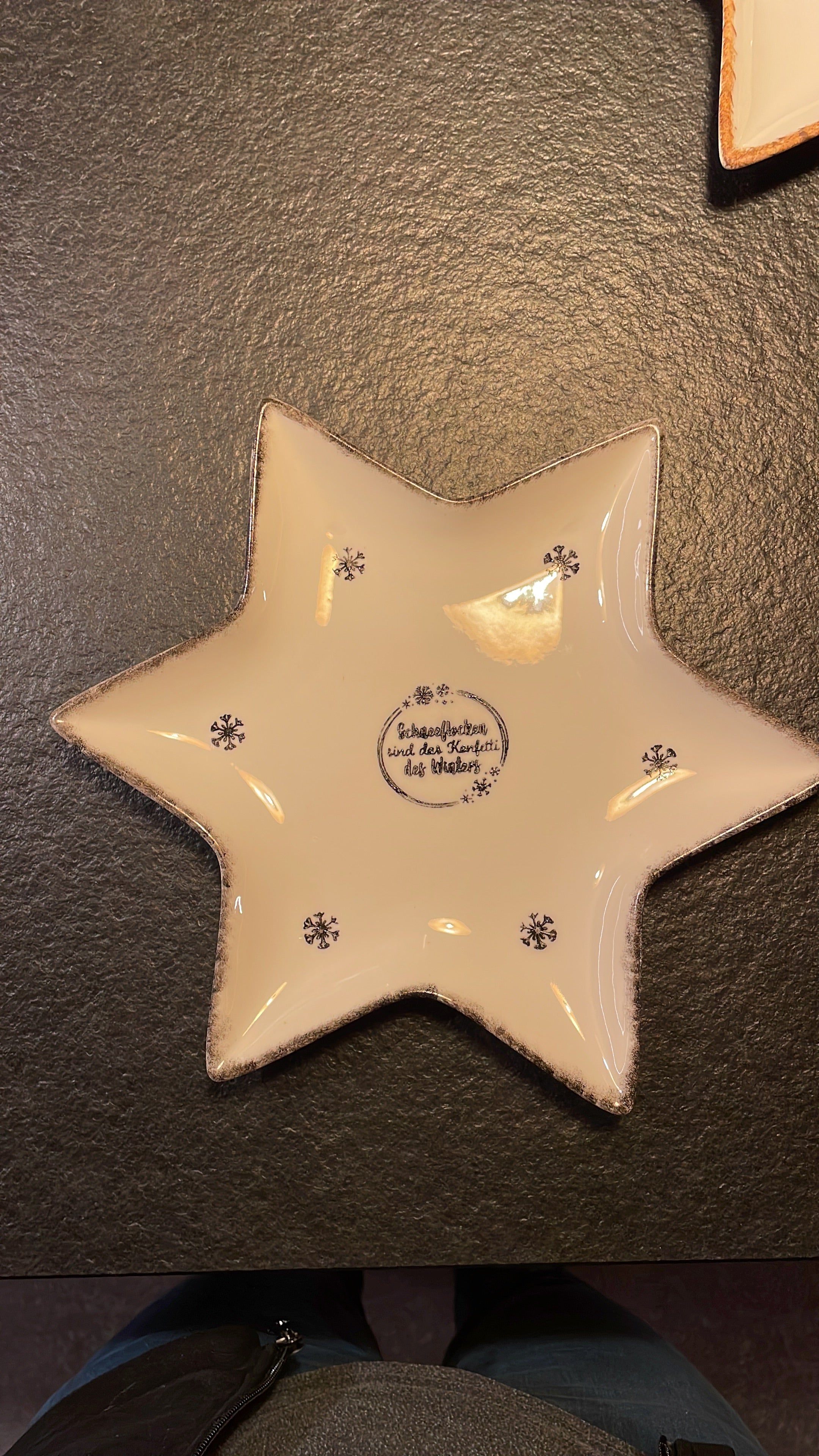 Handbemalter Keramik-Keksteller in Sternform