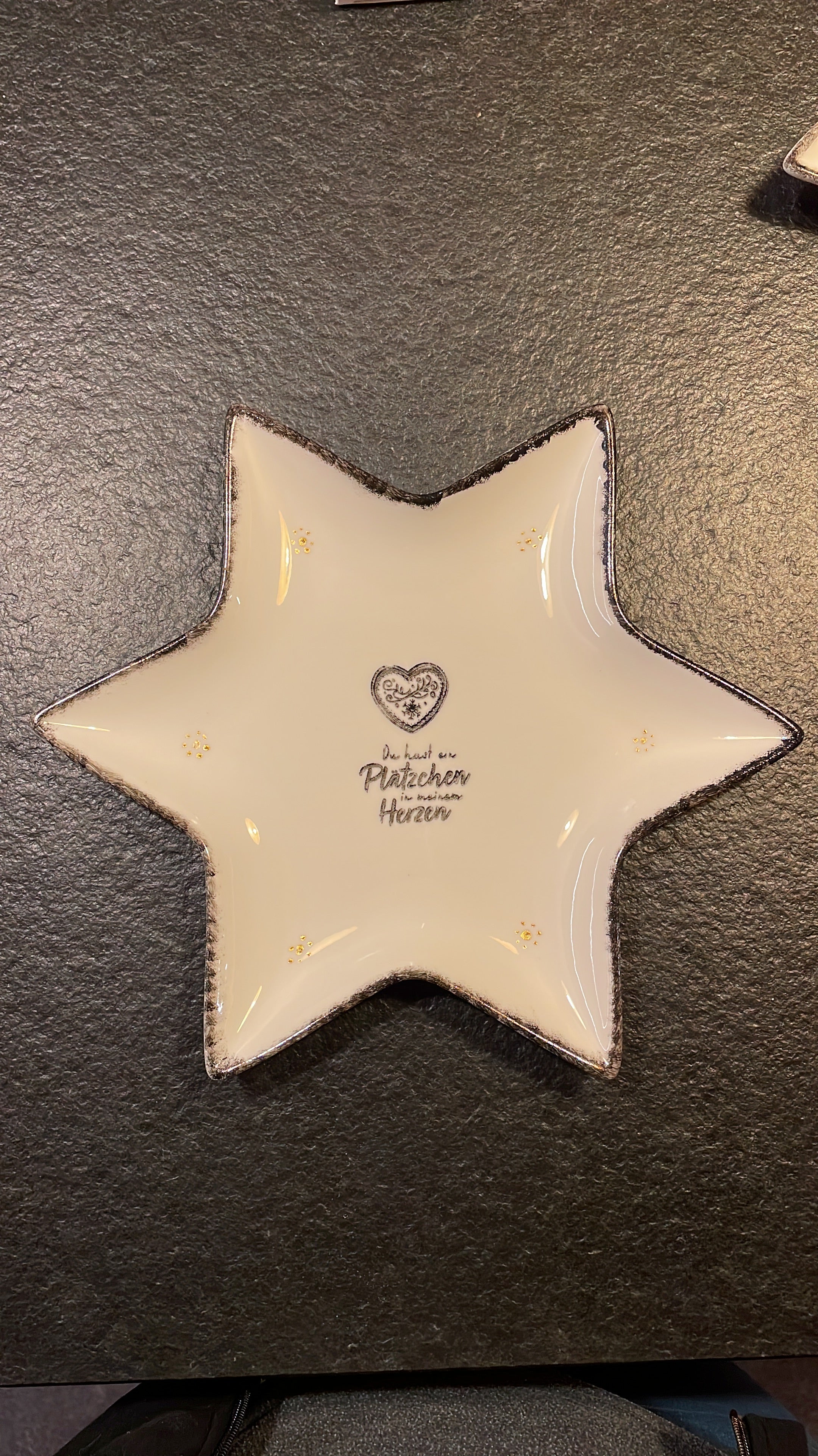 Handbemalter Keramik-Keksteller in Sternform