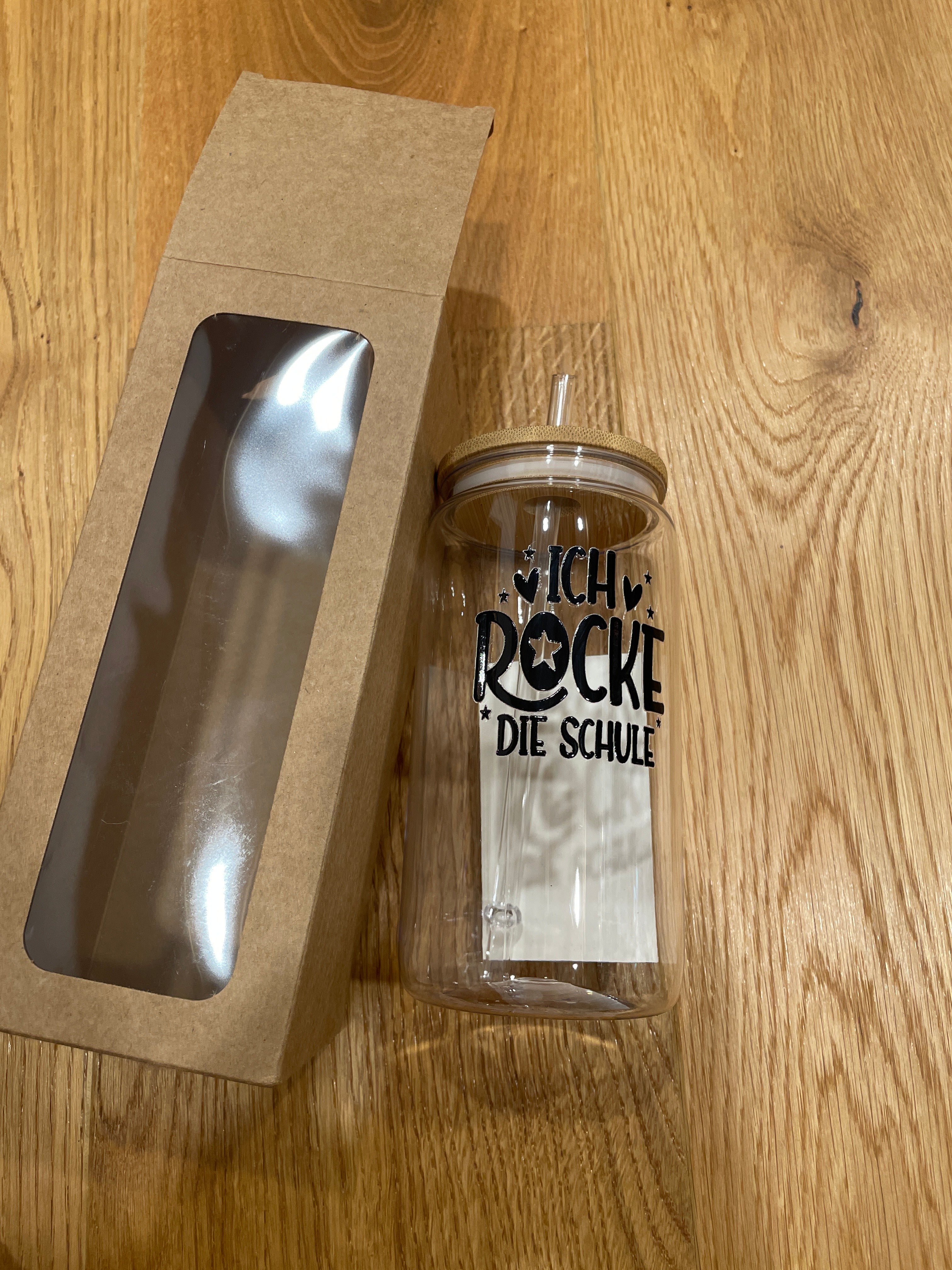 Wiederverwendbarer Trinkbecher mit Bambusdeckel & Strohhalm – stylisch, praktisch & perfekt für unterwegs!