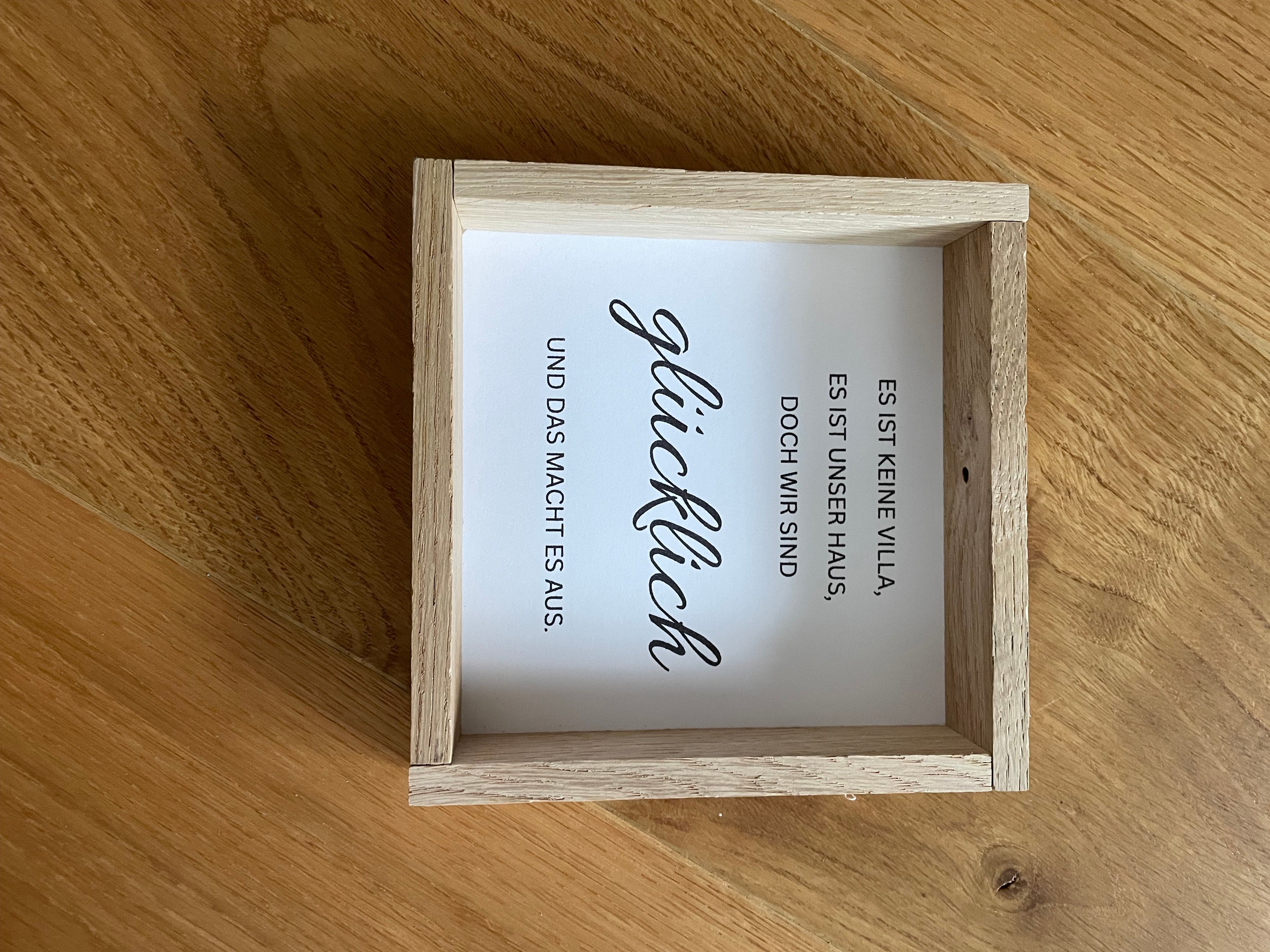 Klötzchen Spruch auf DesignPapier im Holzsticks Rahmen "Es ist keine Villa..."