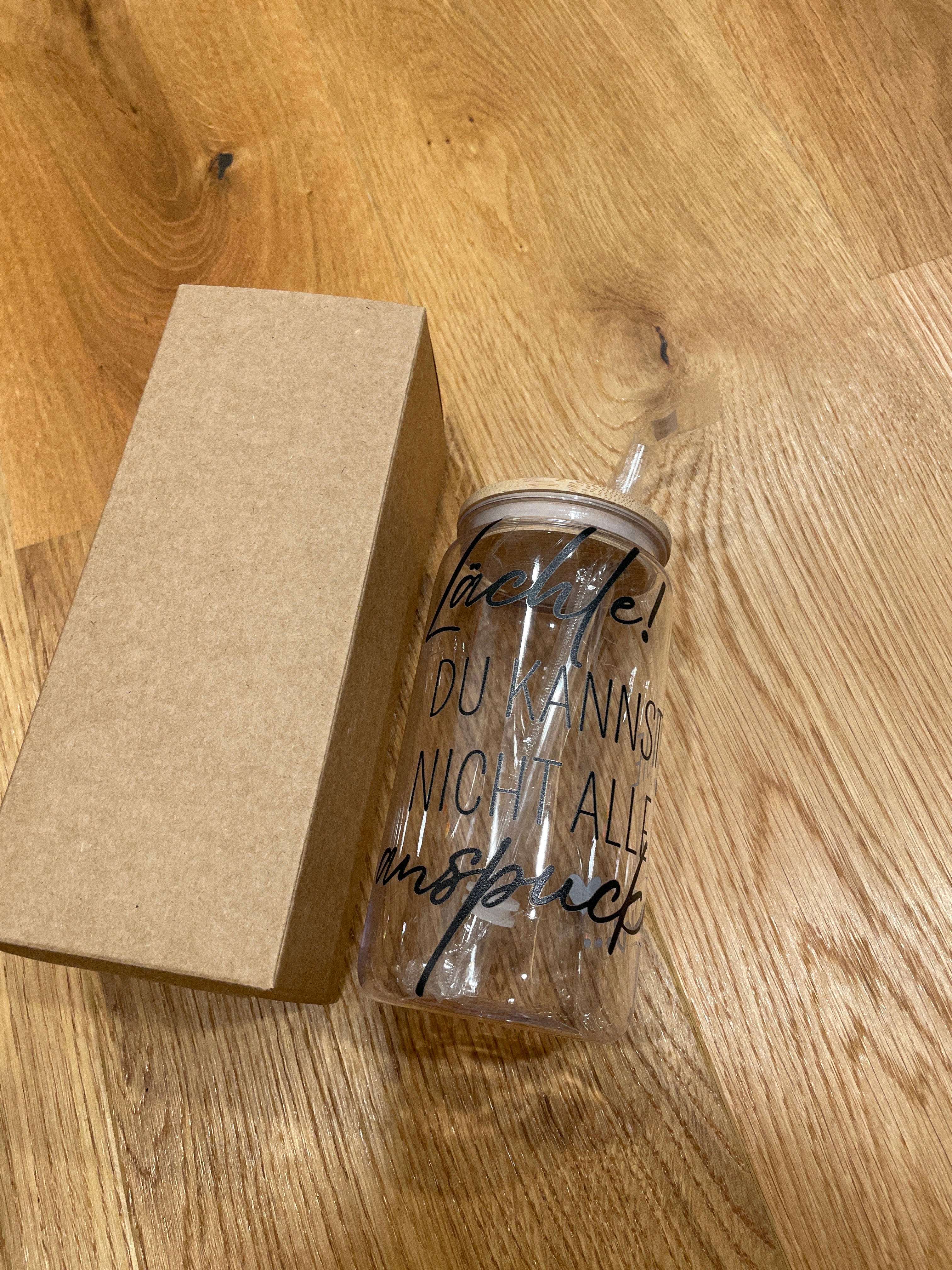 Wiederverwendbarer Trinkbecher mit Bambusdeckel & Strohhalm – stylisch, praktisch & perfekt für unterwegs!