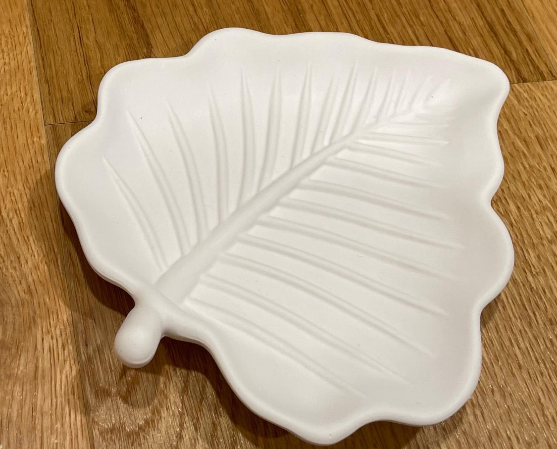 Blatt-Teller aus Gießmasse – Natur trifft Design