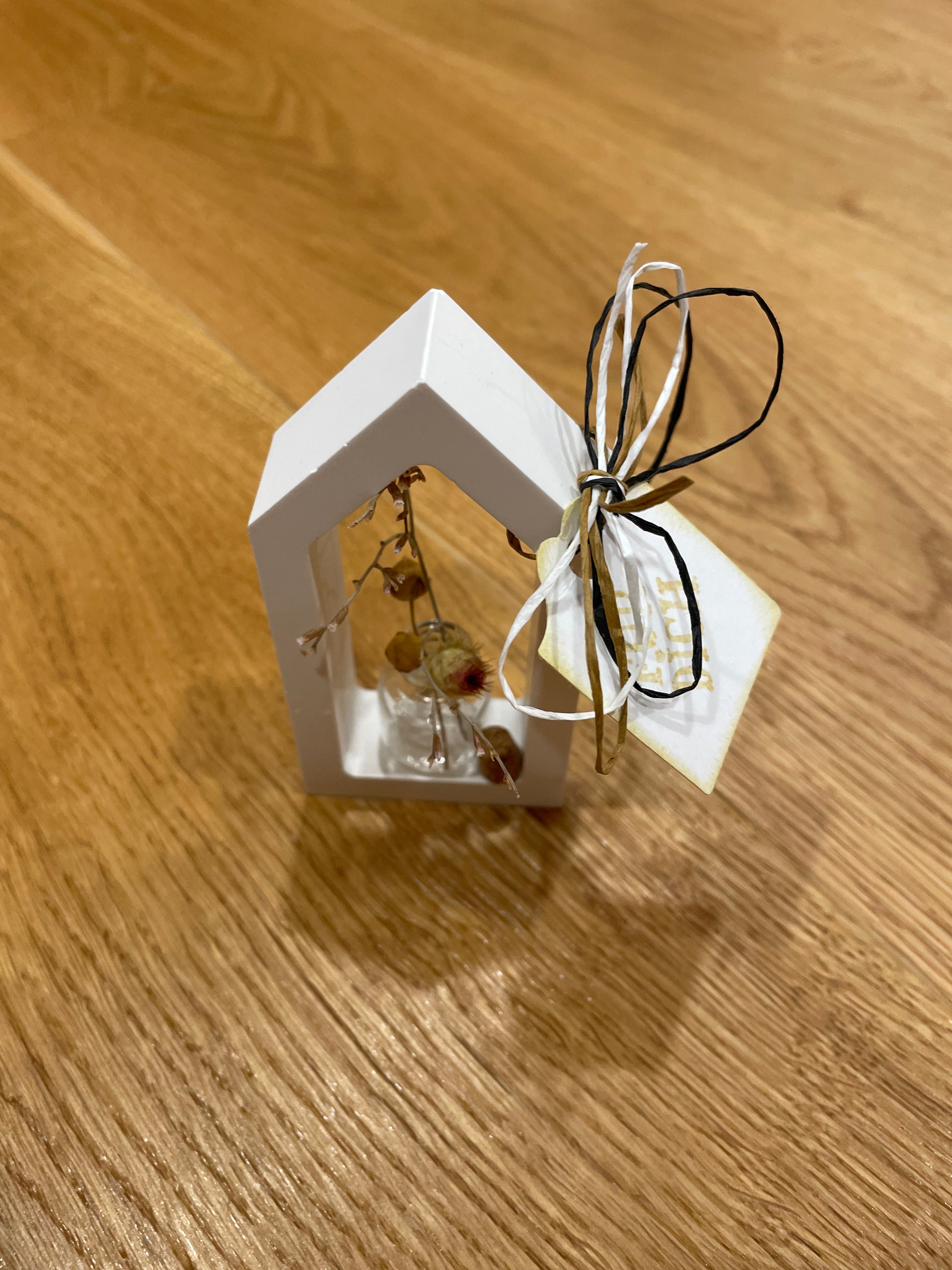 🏠 Mini-Dekohaus aus Gießmasse mit Trockenblumenvase – natürlich & stilvoll 🌿