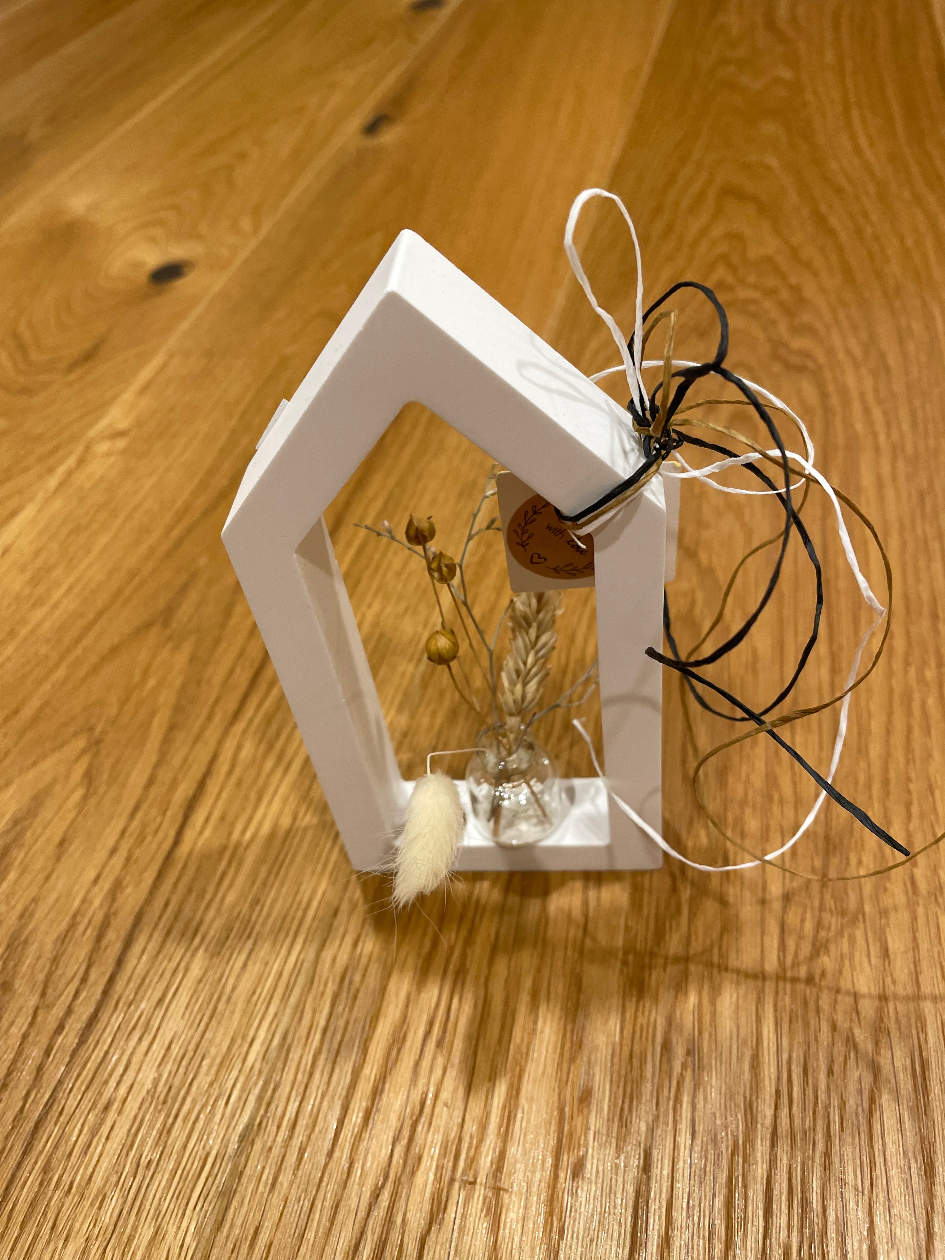 🏠 Mini-Dekohaus aus Gießmasse mit Trockenblumenvase – natürlich & stilvoll 🌿