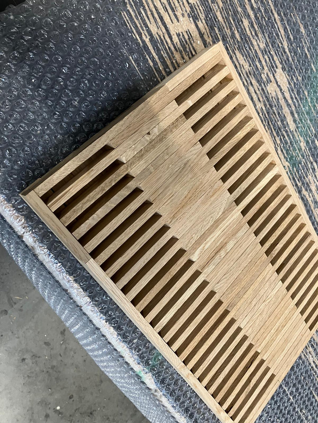 Brotschneidebrett aus Eiche – Handgemacht von HolzSticks