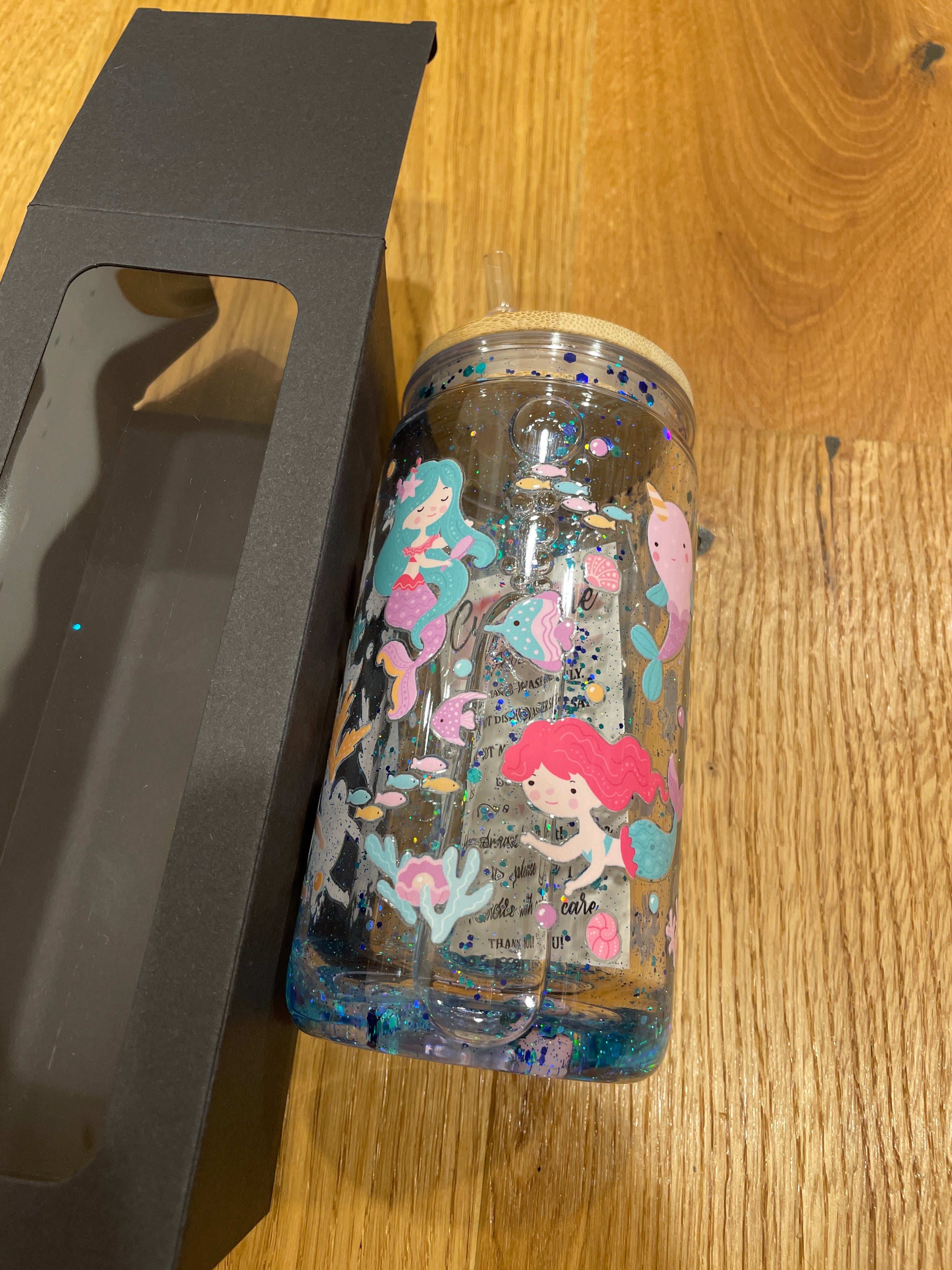 Doppelwand-Wasserflasche mit Bambusdeckel & Strohhalm