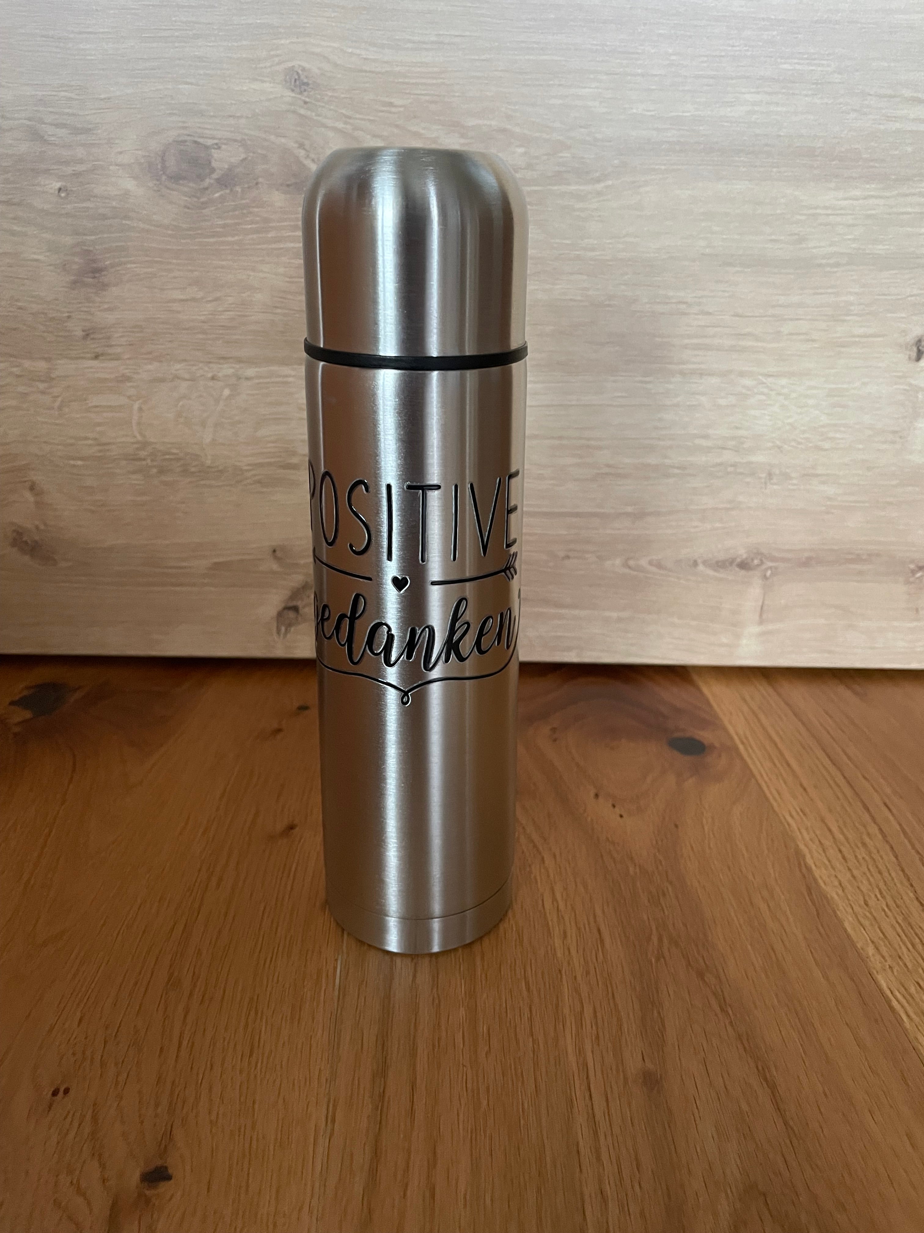 Stylische Thermoskanne aus Edelstahl – ca. 750 ml