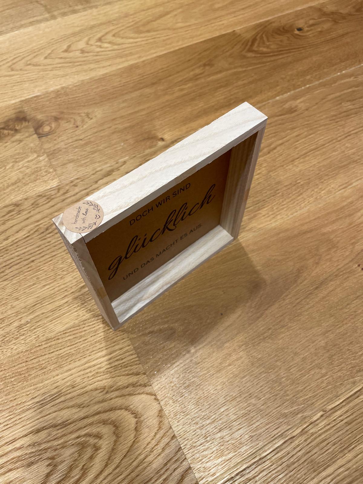 Klötzchen Spruch auf DesignPapier im Holzsticks Rahmen "Es ist keine Villa..."