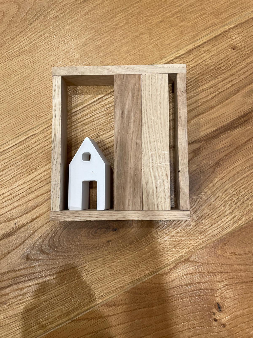 Handgemachter Deko‑Rahmen „Willkommen“ – Häuschen aus Gießmasse – Geschenkidee für den Eingangsbereich "Home Sweet Home"