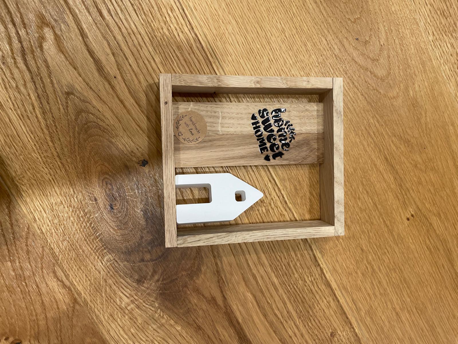 Handgemachter Deko‑Rahmen „Willkommen“ – Häuschen aus Gießmasse – Geschenkidee für den Eingangsbereich "Home Sweet Home"