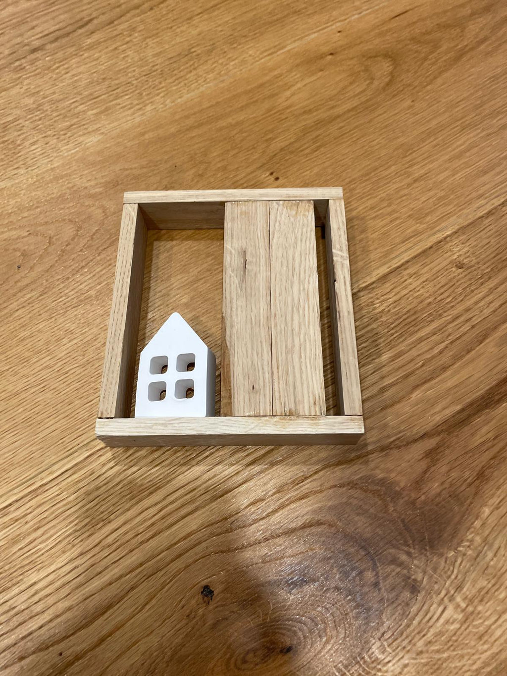 Handgemachter Deko‑Rahmen „Willkommen“ – Häuschen aus Gießmasse – Geschenkidee für den Eingangsbereich "Willkommen Zuhause"