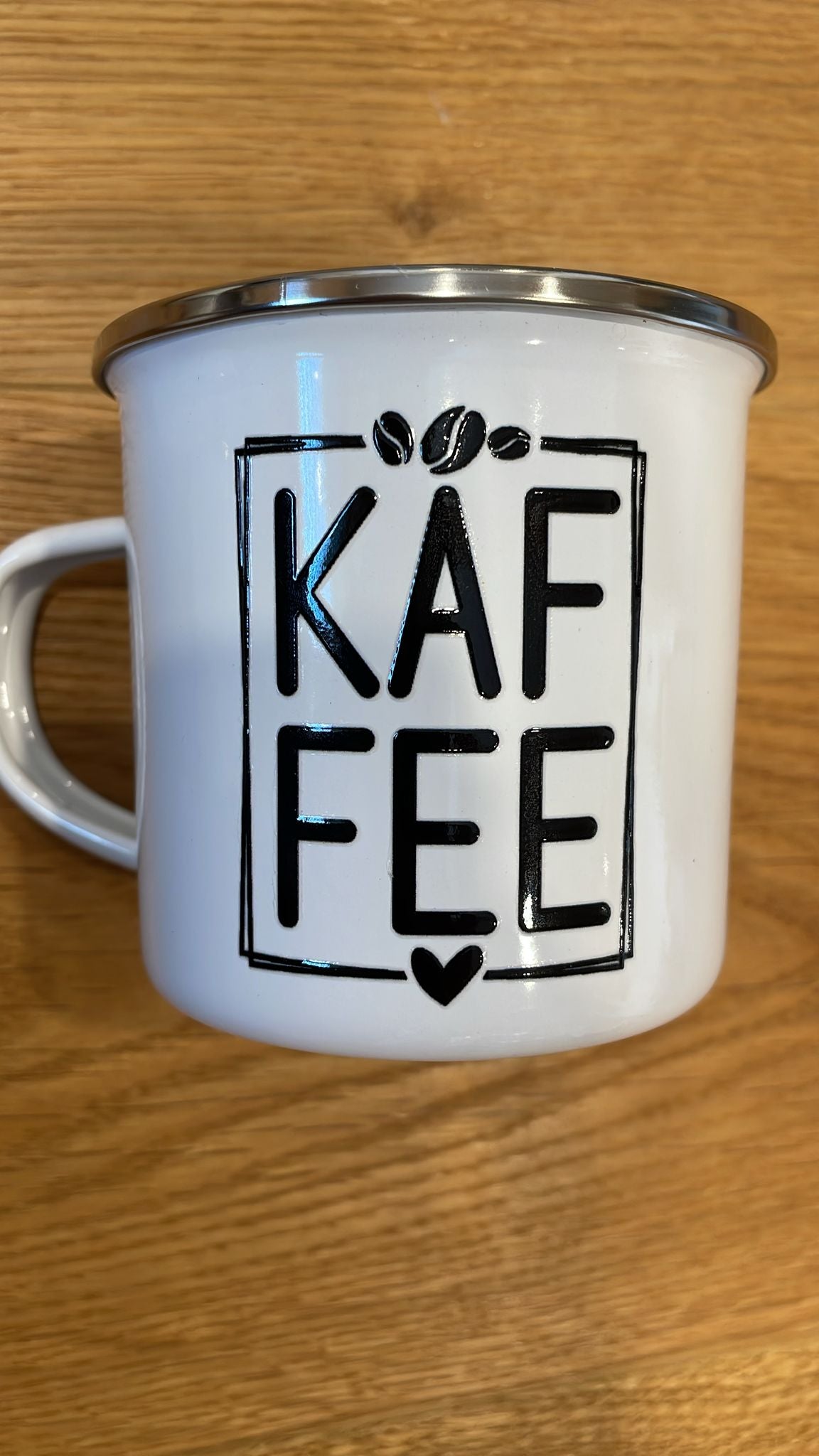 Emaillebecher weiß mit Spruch "Kaffee"