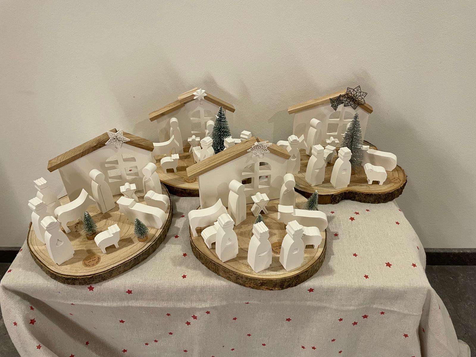 🌟 Schlichte Weihnachtskrippe🌟 Handgemachte Krippe aus Gießmasse auf Baumscheibe – schlicht, modern & voller Weihnachtszauber 🌟  aus Holzklötzchen – modern, natürlich & liebevoll handgemacht 🌟